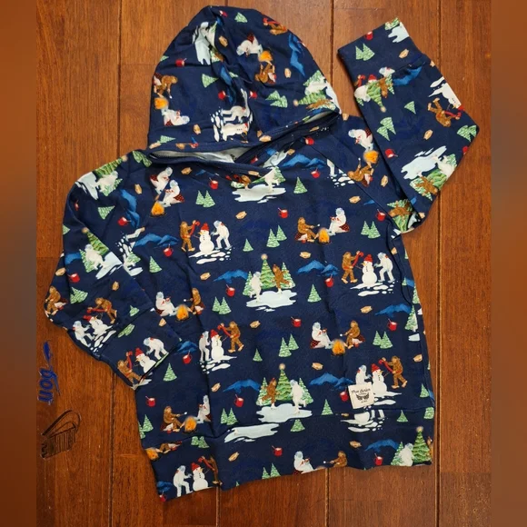 Free Birdees Holiday Big Foot And Yeti Hoodie Nwt. - Picture 2 of 7